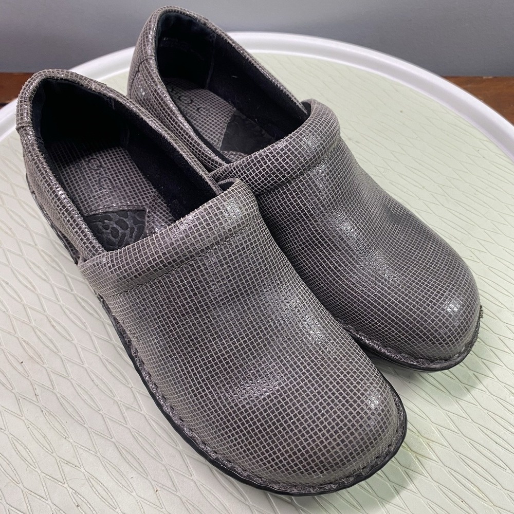 BOC Born Concept Women's‎ Gray Leather Clogs Slip On Nurse Mule Shoes Sz.8 EUC